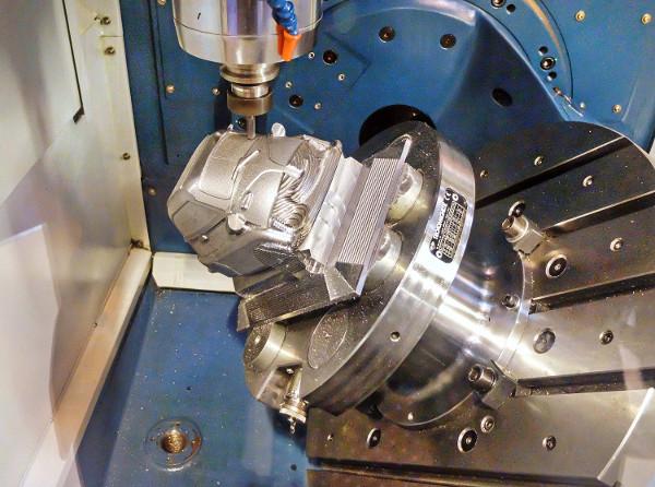 Tecnomagnete MillTec Grip on a 5-Axis Machining Centre